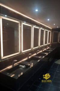 روشویی سرامیکی و اینه بک لایت نصب شده در پروژه 7